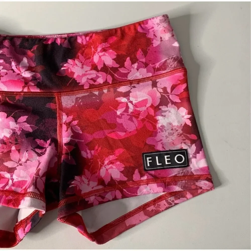 Fleo Rose Camo 3.25 short size small excellent condition